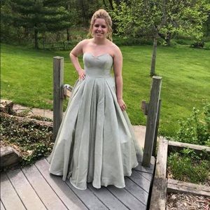 Sherri Hill ballgown